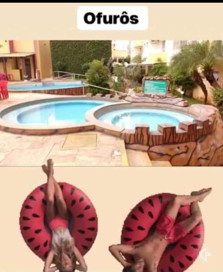 Flat Para Temporada Perto Singapura Shopping Com 7 Piscinas, Bar Molhado, Restaurante - A 3 Min Centro De Caldas Novas! Apartment Caldas Novas
