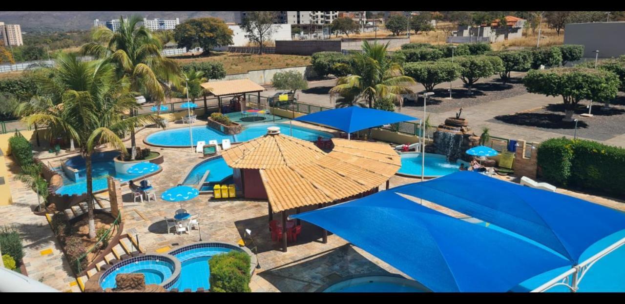Flat Para Temporada Perto Singapura Shopping Com 7 Piscinas, Bar Molhado, Restaurante - A 3 Min Centro De Caldas Novas! Apartment