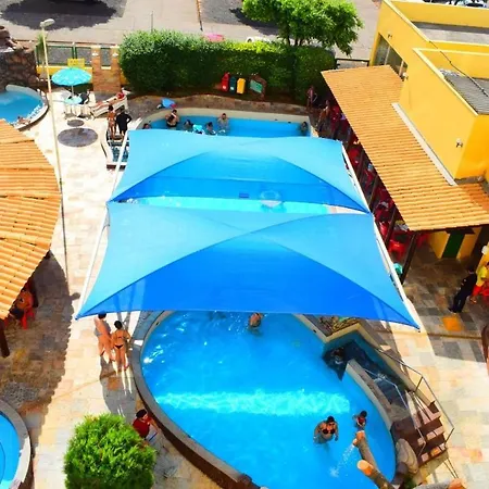 Flat Para Temporada Perto Singapura Shopping Com 7 Piscinas, Bar Molhado, Restaurante - A 3 Min Centro De Caldas Novas! Exterior photo